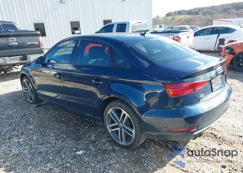 2018 Audi A3 2.0T Premium/2.0T Tech Premium z USA, uszkodzony, nr VIN WAUAUGFF4J1083406